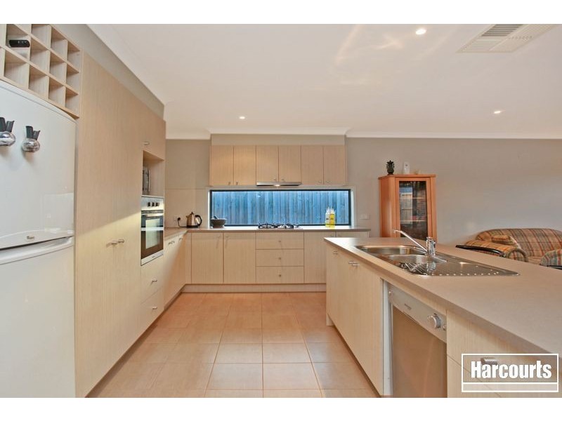 28 Kosta Boda Boulevard, Pakenham VIC 3810