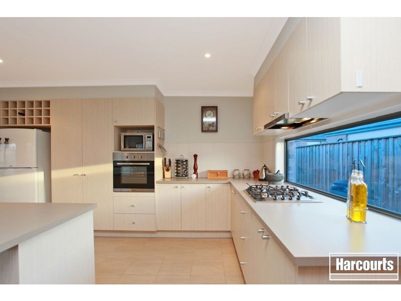 28 Kosta Boda Boulevard, Pakenham VIC 3810