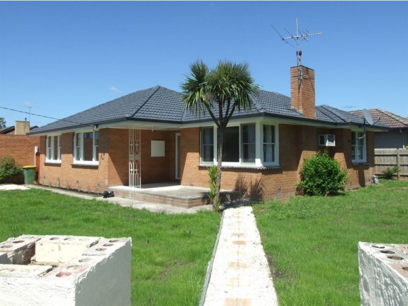 24 Henty Street, Pakenham VIC 3810