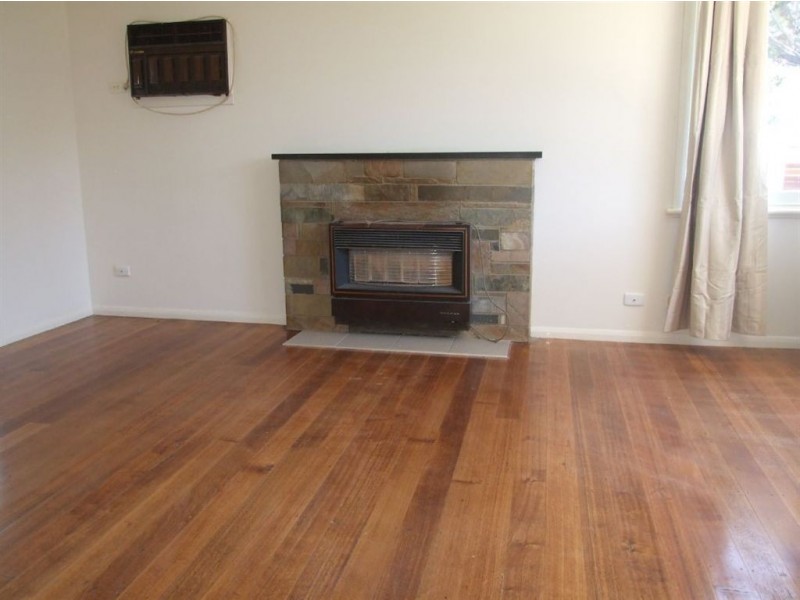 24 Henty Street, Pakenham VIC 3810