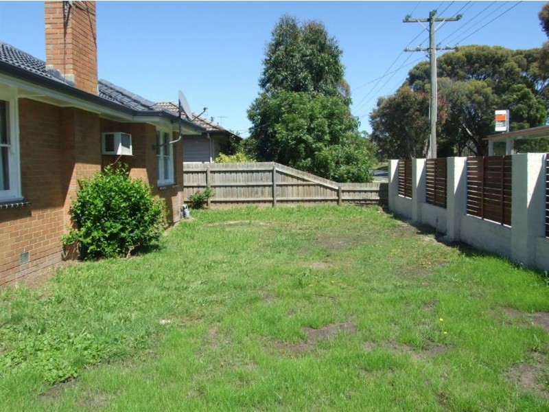 24 Henty Street, Pakenham VIC 3810