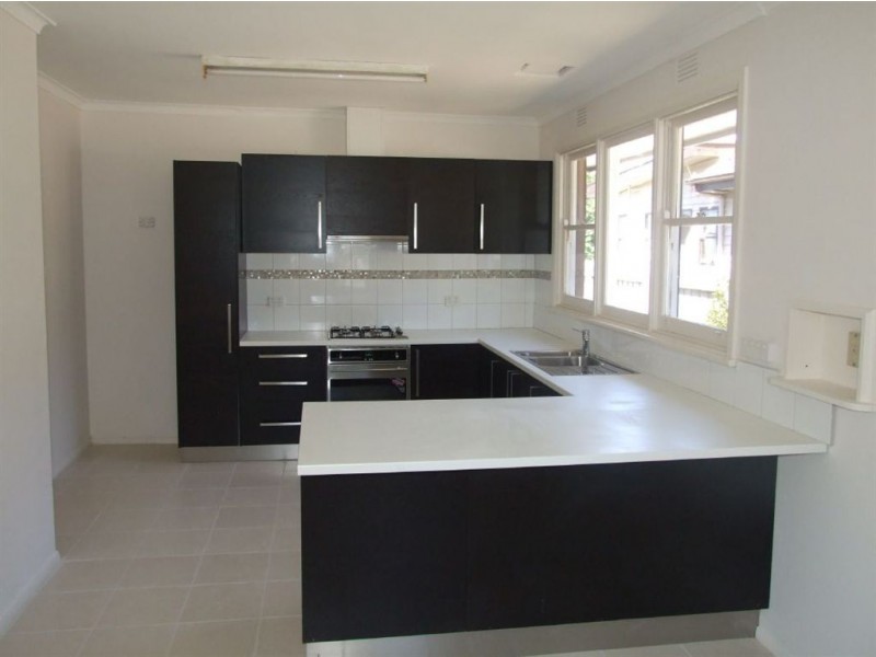 24 Henty Street, Pakenham VIC 3810