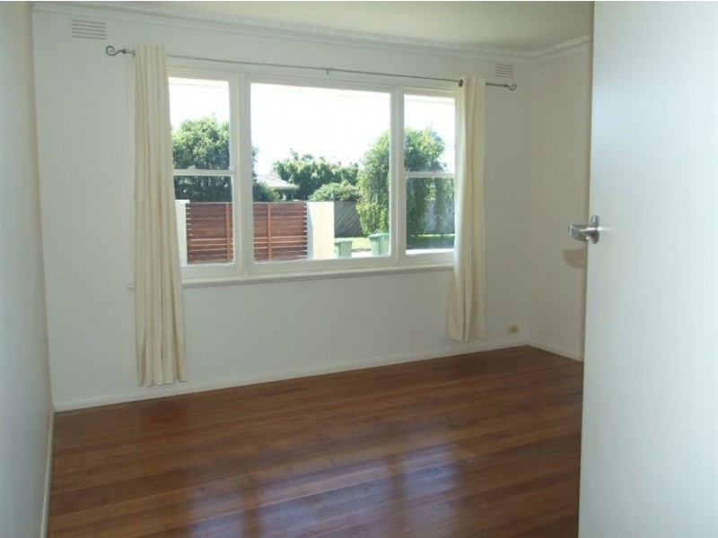 24 Henty Street, Pakenham VIC 3810