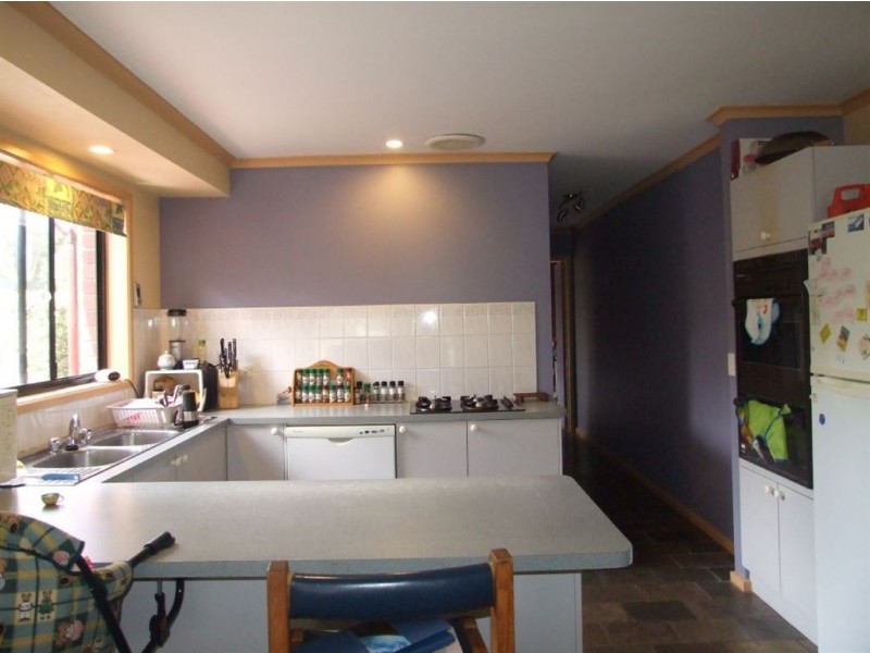 6 Kelly Court, Pakenham VIC 3810