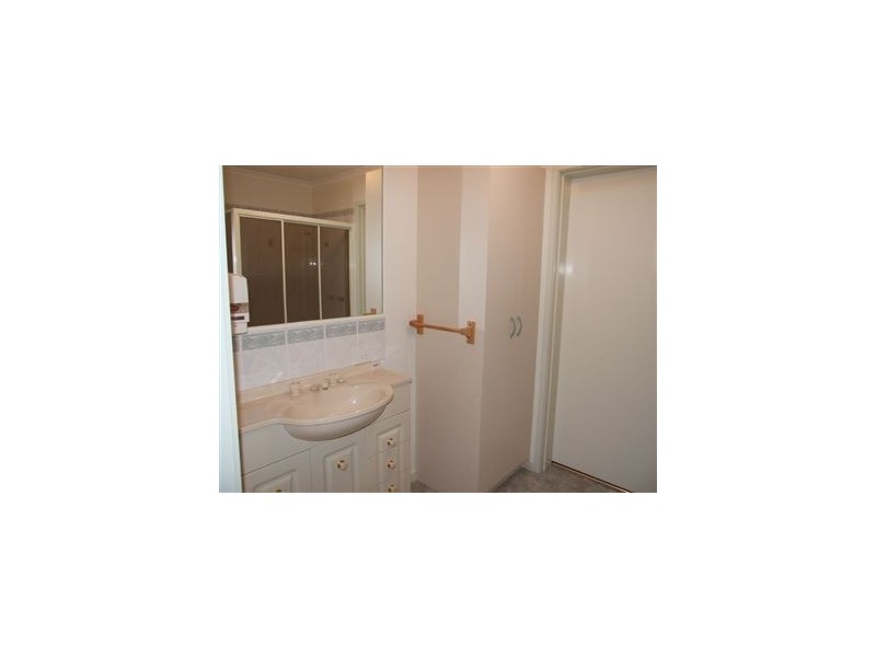 1/54-64 Princes Hwy, Pakenham VIC 3810