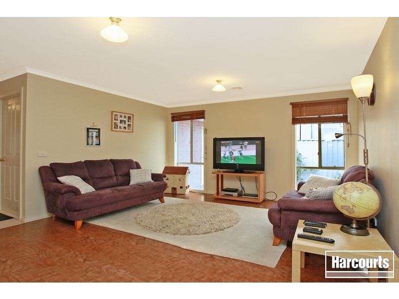 7 Honeysuckle Close, Pakenham VIC 3810