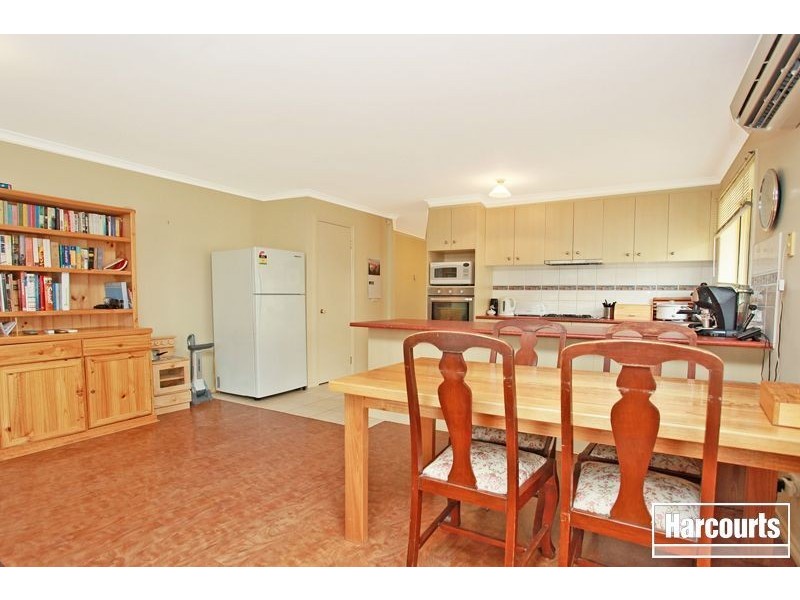 7 Honeysuckle Close, Pakenham VIC 3810