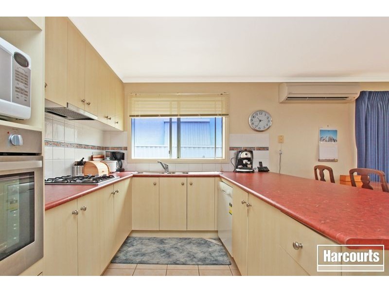 7 Honeysuckle Close, Pakenham VIC 3810