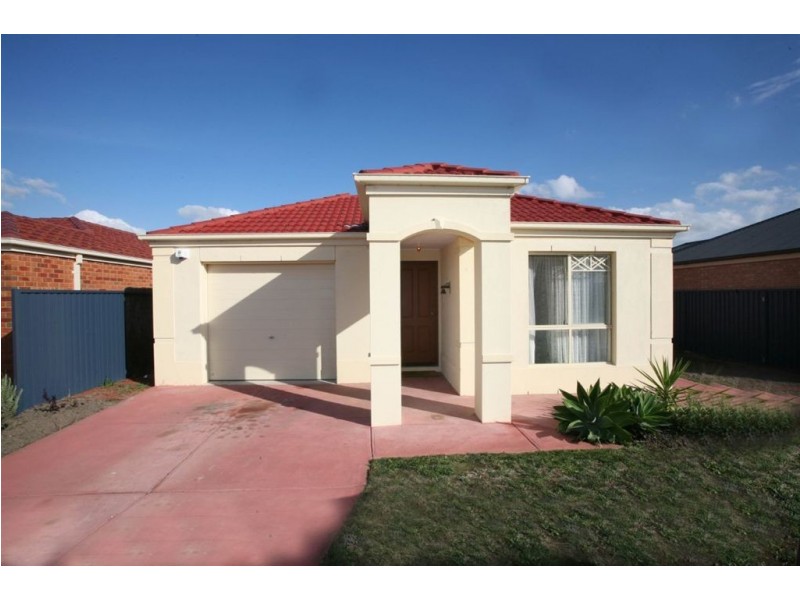 19 Mallee Cct, Pakenham VIC 3810