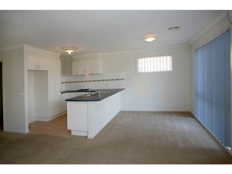 19 Mallee Cct, Pakenham VIC 3810