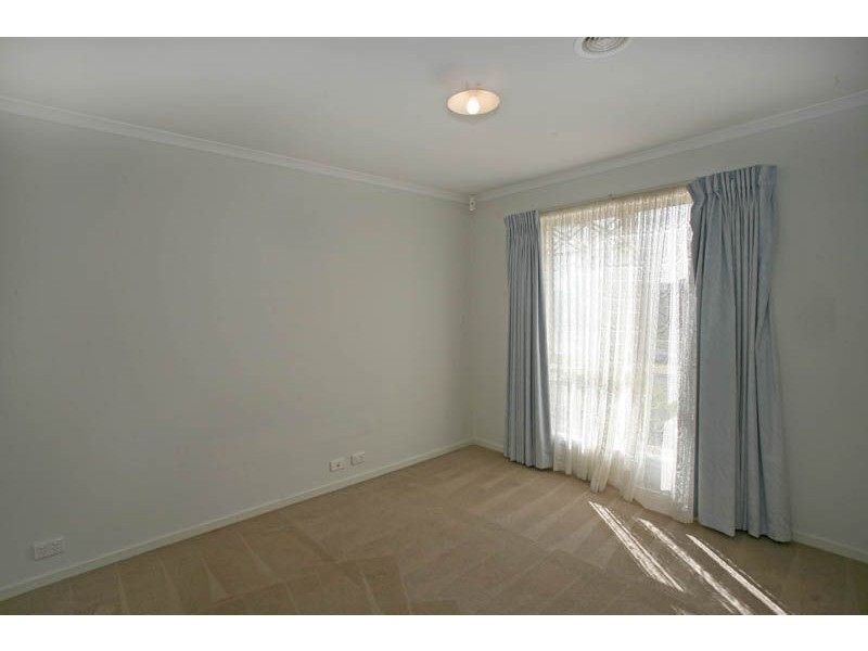 19 Mallee Cct, Pakenham VIC 3810