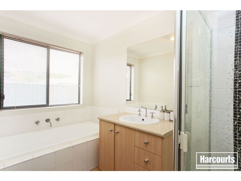 3 Orchard Valley Avenue, Pakenham VIC 3810