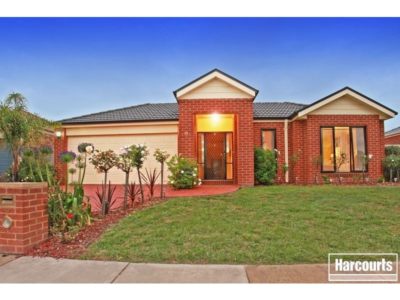 12 Latrobe Avenue, Pakenham VIC 3810