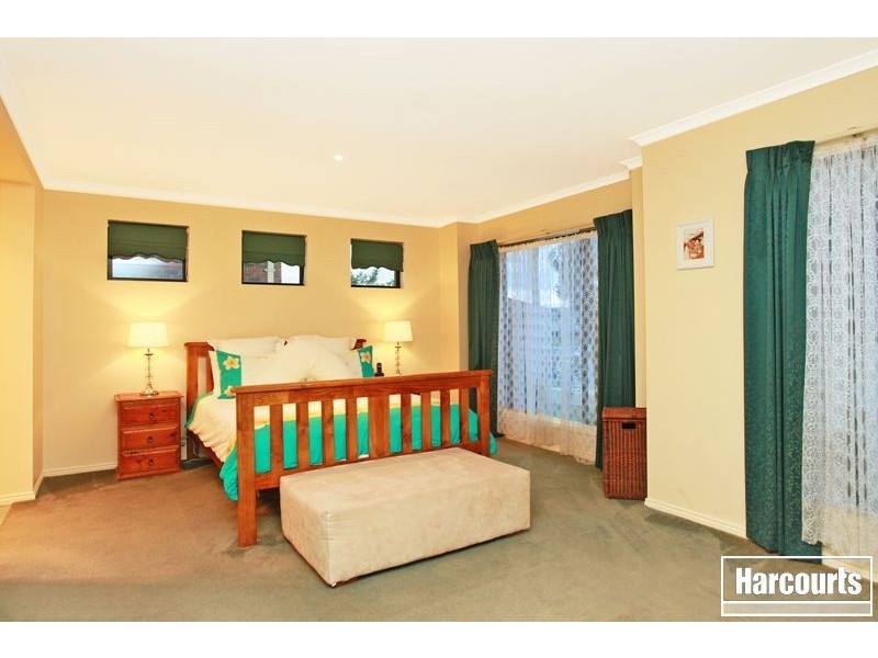 12 Latrobe Avenue, Pakenham VIC 3810