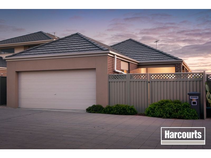 19 Egret Way, Pakenham VIC 3810
