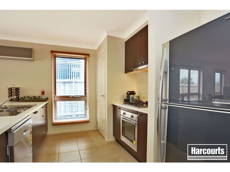 8 Tyrone Avenue, Pakenham VIC 3810