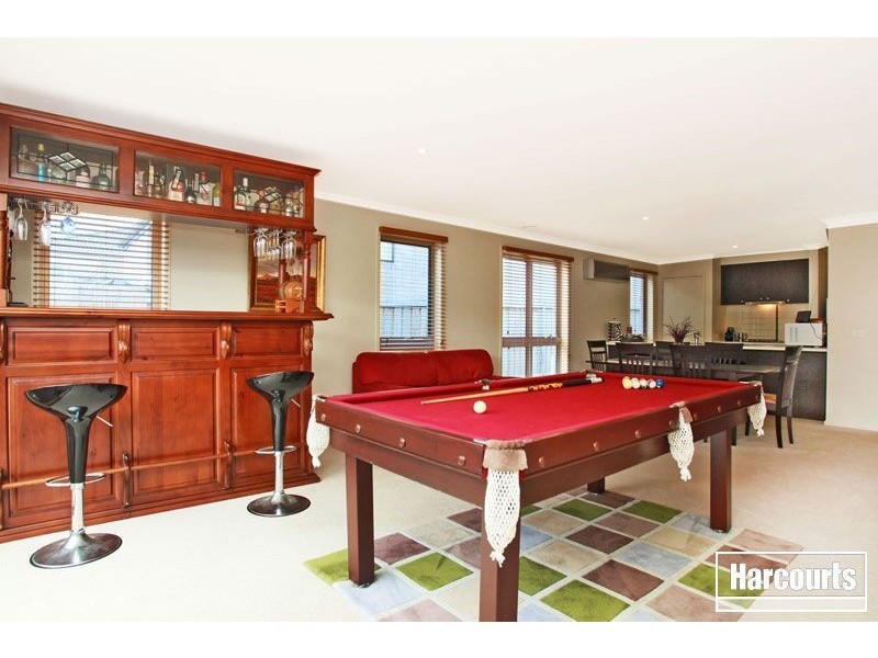 8 Tyrone Avenue, Pakenham VIC 3810