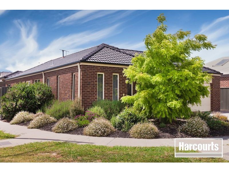 18 Britton Drive, Pakenham VIC 3810