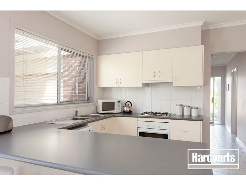 18 Britton Drive, Pakenham VIC 3810