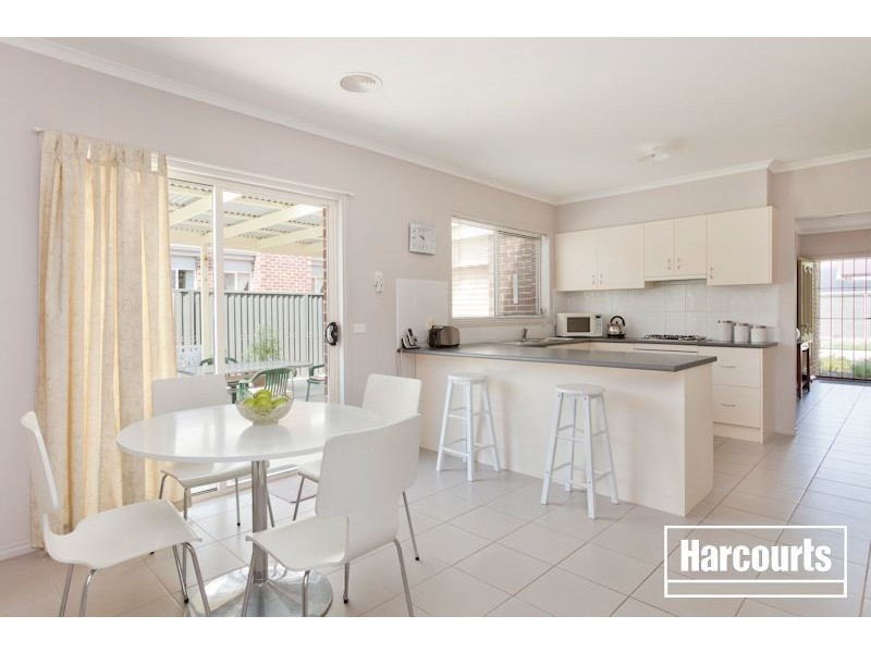 18 Britton Drive, Pakenham VIC 3810