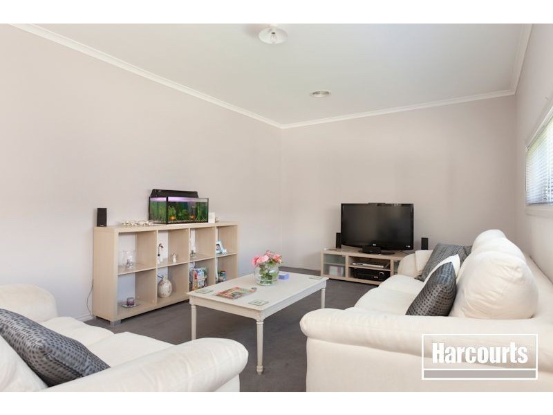 18 Britton Drive, Pakenham VIC 3810