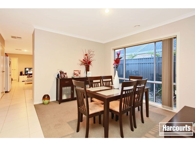 10 Page Close, Pakenham VIC 3810