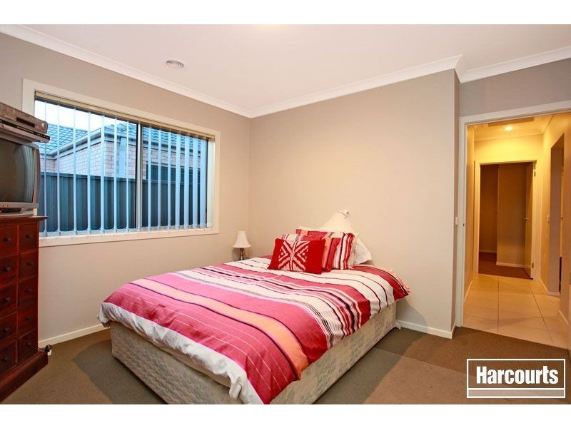 10 Page Close, Pakenham VIC 3810