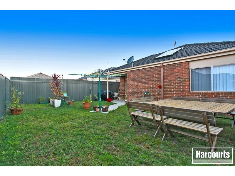 10 Page Close, Pakenham VIC 3810