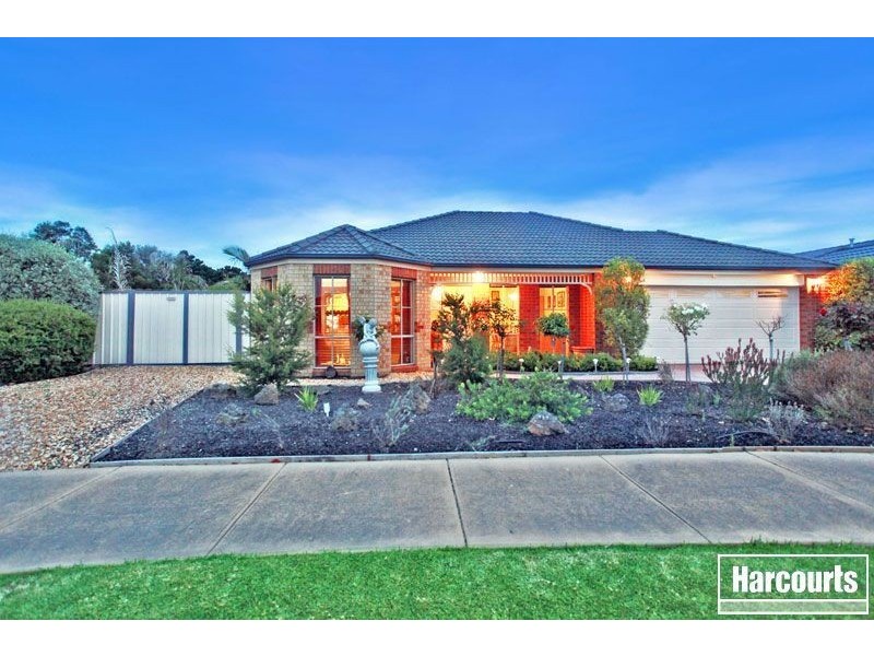 51 Hartland Circuit, Pakenham VIC 3810