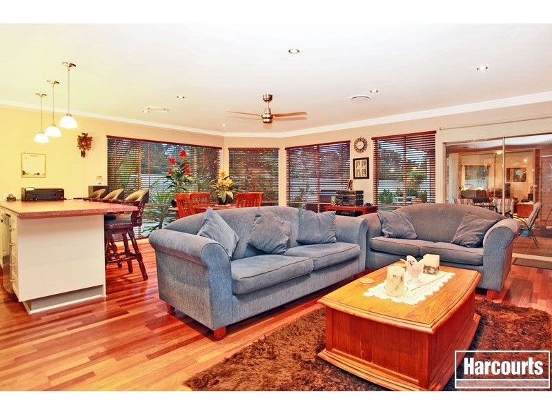 51 Hartland Circuit, Pakenham VIC 3810