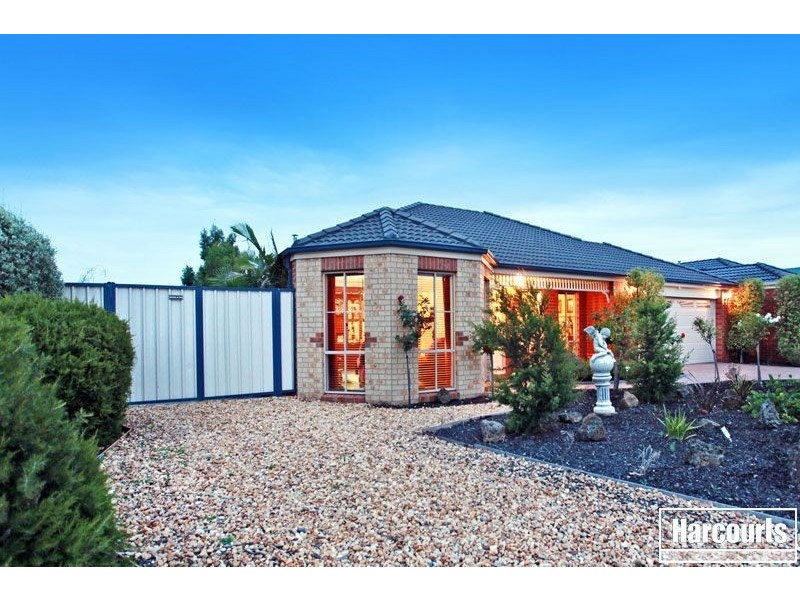 51 Hartland Circuit, Pakenham VIC 3810