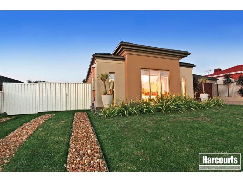 14 Ben Cairn Mews, Pakenham VIC 3810