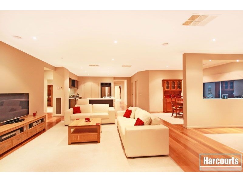 14 Ben Cairn Mews, Pakenham VIC 3810