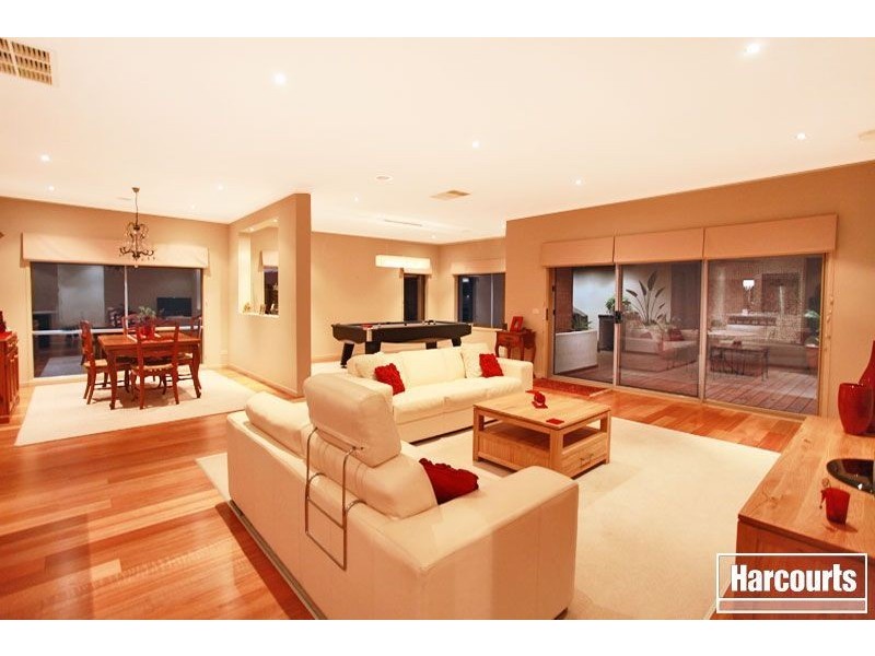 14 Ben Cairn Mews, Pakenham VIC 3810