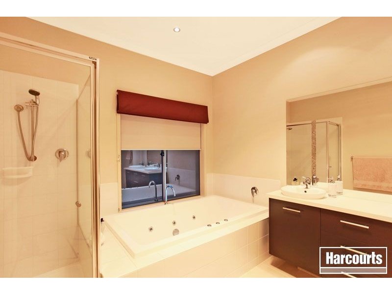 14 Ben Cairn Mews, Pakenham VIC 3810