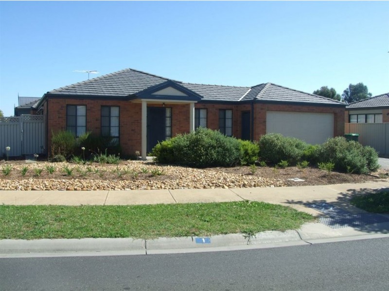 1 Latrobe Avenue, Pakenham VIC 3810