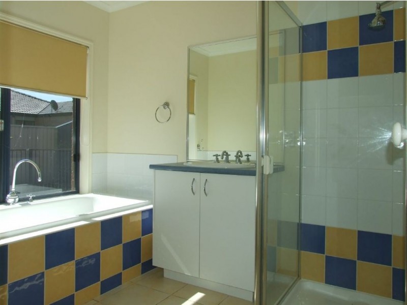 1 Latrobe Avenue, Pakenham VIC 3810