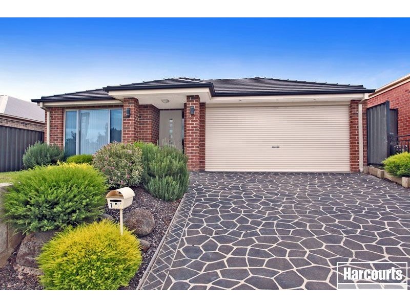 124 Windermere Blvd, Pakenham VIC 3810