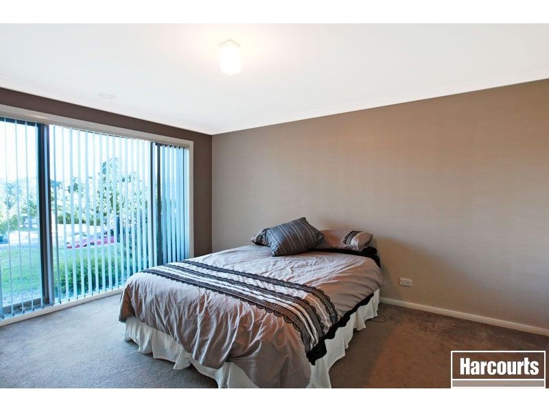 124 Windermere Blvd, Pakenham VIC 3810