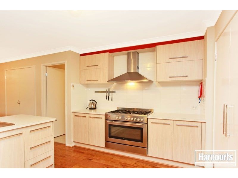 4 Cinnamon Link, Pakenham VIC 3810