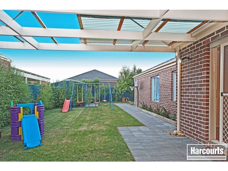 4 Cinnamon Link, Pakenham VIC 3810