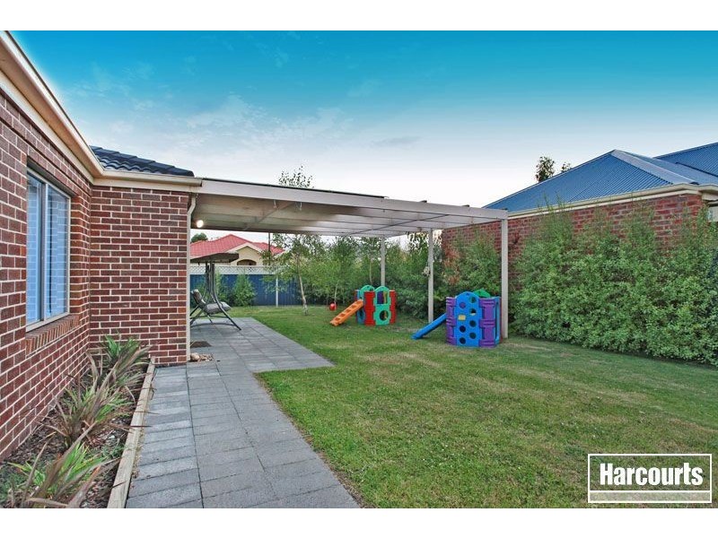 4 Cinnamon Link, Pakenham VIC 3810