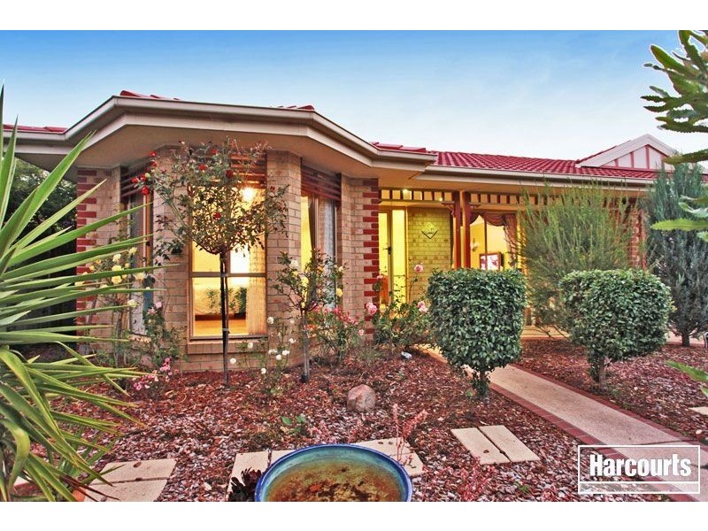 17 Genoa Grove, Pakenham VIC 3810