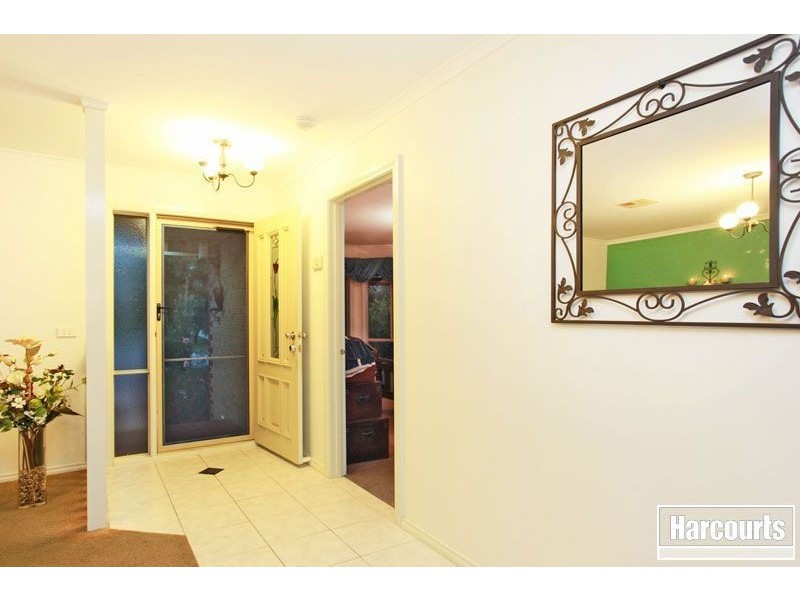 17 Genoa Grove, Pakenham VIC 3810