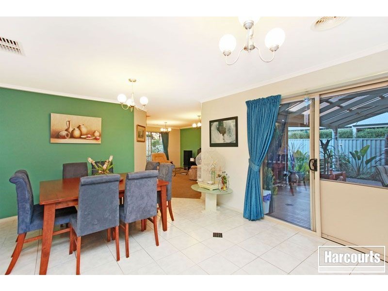 17 Genoa Grove, Pakenham VIC 3810