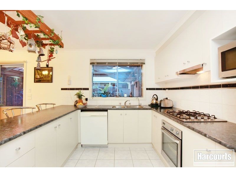 17 Genoa Grove, Pakenham VIC 3810