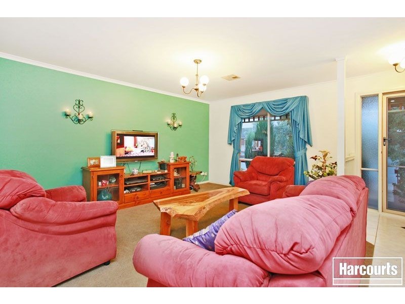 17 Genoa Grove, Pakenham VIC 3810