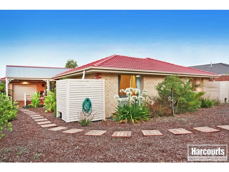 17 Genoa Grove, Pakenham VIC 3810
