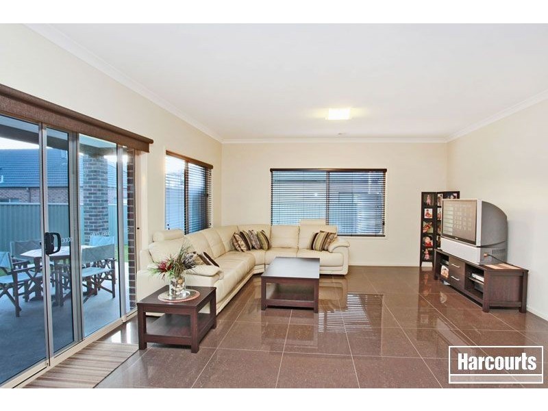 6 Bittern Link, Pakenham VIC 3810