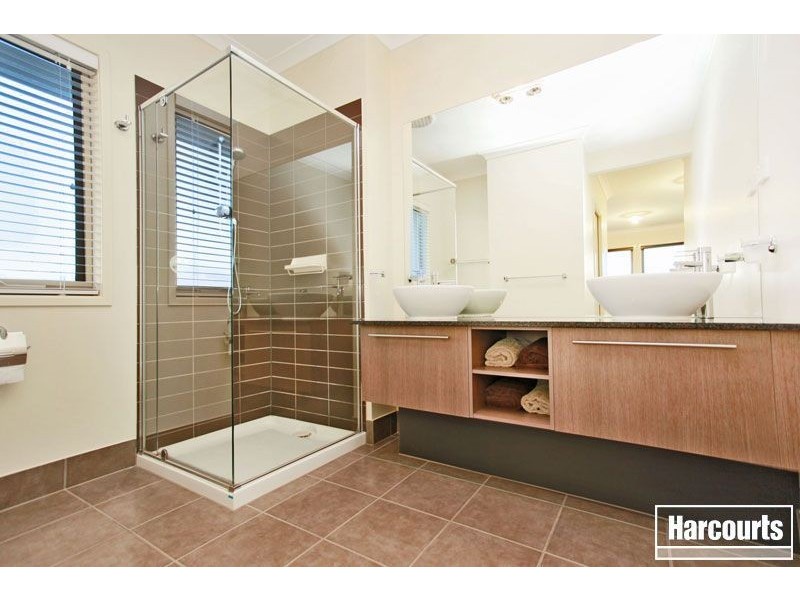 6 Bittern Link, Pakenham VIC 3810